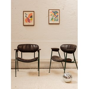 Paire de fauteuils en simil cuir n°604