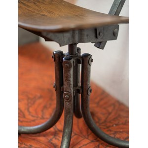 Alma, la chaise d'atelier en bois n°795