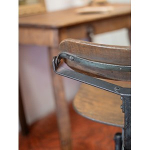 Alma, la chaise d'atelier en bois n°795