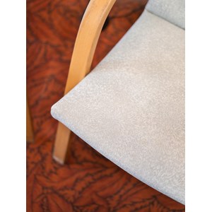 Jakob, le fauteuil en bois n°600
