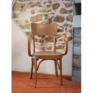 Jakob, le fauteuil en bois n°596