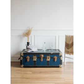 Lucienne, la grade malle bleue n°196