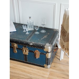 Lucienne, la grade malle bleue n°196