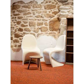 Paire de chaises en fibre de verre n°808