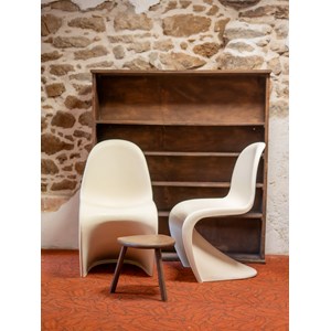 Paire de chaises en fibre de verre n°808