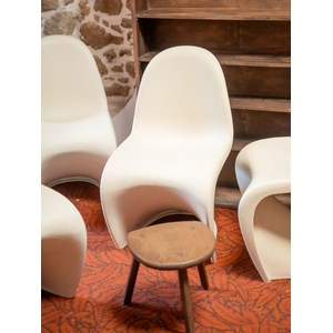 Paire de chaises en fibre de verre n°808