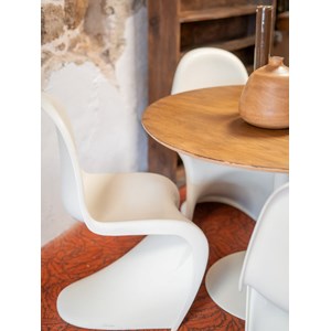 Paire de chaises en fibre de verre n°808