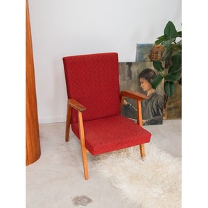 Jakob, le fauteuil rouge en bois n°616