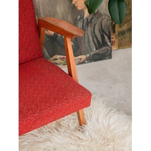 Jakob, le fauteuil rouge en bois n°616