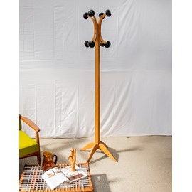Charlie, le porte-manteaux en bois n°139