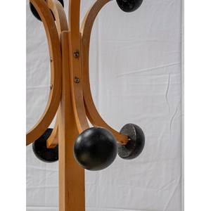 Charlie, le porte-manteaux en bois n°139