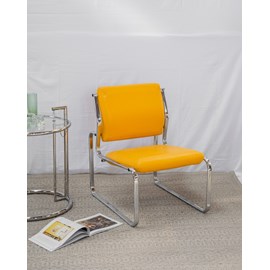 Jakob, le fauteuil jaune en métal n°635