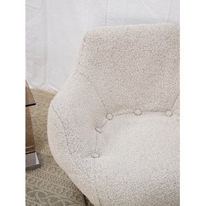 Jakob, le fauteuil bas en tissu n°633