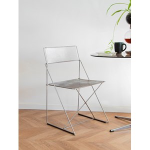 Alma, la chaise en acier chromé n°837