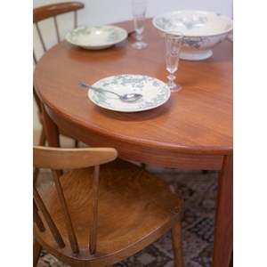 Romy, la table à manger en bois n°393