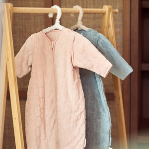 Gigoteuse chaude à manches amovibles