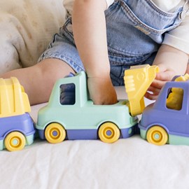 Le camion pompier made in france en matière recyclée de mr renard