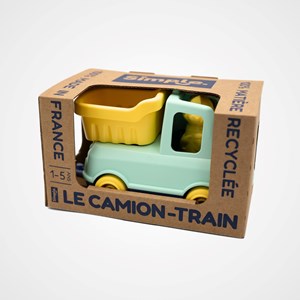 Le camion benne made in france en matière recyclée de mr renard