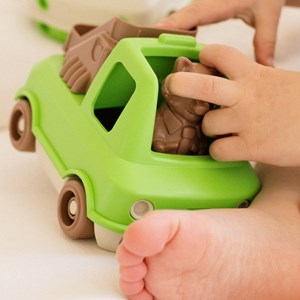 Le camion pompier made in france en matière recyclée de mr renard