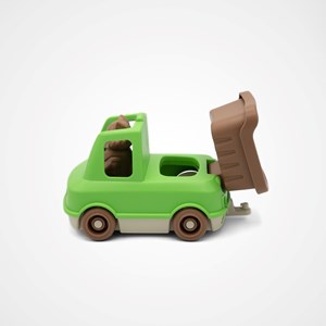 Le camion benne made in france en matière recyclée de mr renard