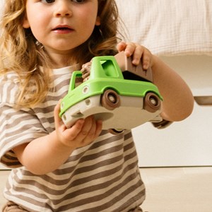 Le camion poubelle made in france en matière recyclée de mr renard