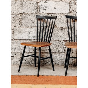 Alma, la chaise en bois n°686