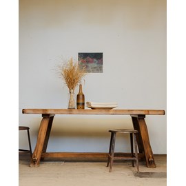 Romy, la table à manger en bois n°410