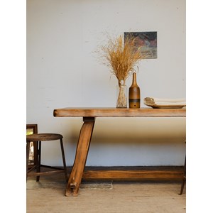 Romy, la table à manger en bois n°410