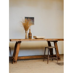 Romy, la table à manger en bois n°410