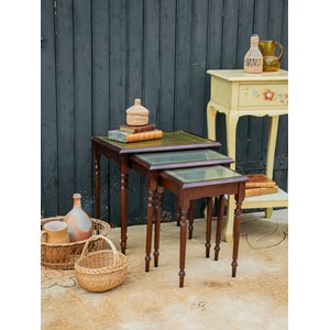 Lot de 3 tables gigognes en bois n°81