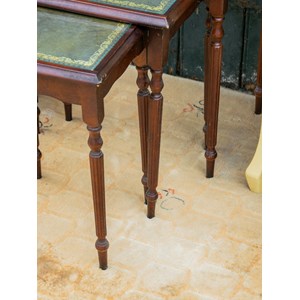 Lot de 3 tables gigognes en bois n°81