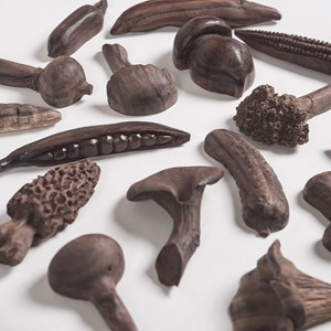 Set de 18 porte-couteaux sculptés à la