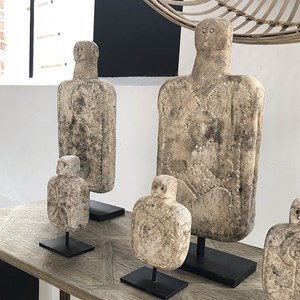 Panji big - statuette en pierre calcaire naturelle avec motifs cercles