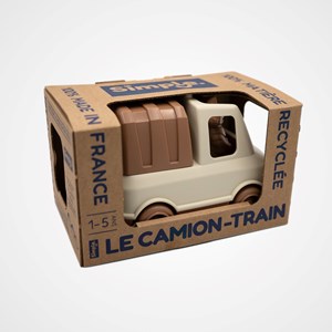 Le camion poubelle made in france en matière recyclée de mr renard