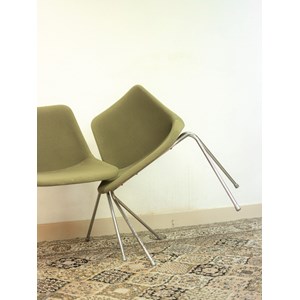 Paires de chaises en métal n°830