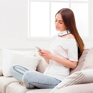 Massager de cou f2 avec mode chaleur, pulsation et télécommande.