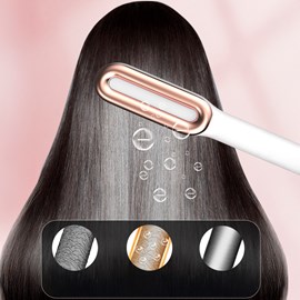 Brosse lissante pour cheveux de 50w. 9 niveaux de chaleur de 120°c à 210°c.