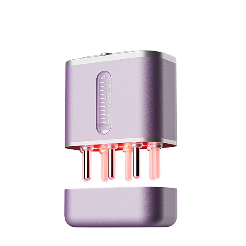 Applicateur de lotions/médicaments capillaires avec traitement de lumière.