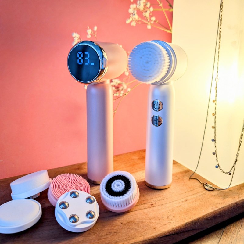 Brosse nettoyante visage glowly blanc