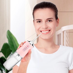 Irrigateur buccal avec 4 têtes. 220ml, rotation 360, 3 modes.