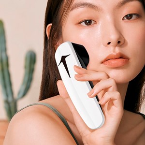 Instrument cosmétique de beauté faciale intégrale : ultrasons, chaleur.