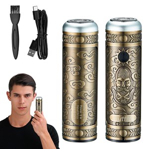 Rasoir au design vintage, avec un corps en métal gravé. Lames de coupe courbées.