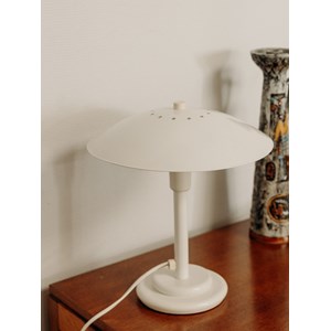Julia, la lampe à poser en métal n°461