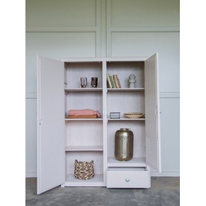 Armoire en bois rose poudré n°164
