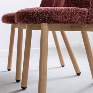 Chaise en tissu terracotta