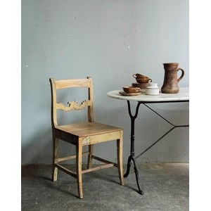 Claude, la chaise en bois n°708