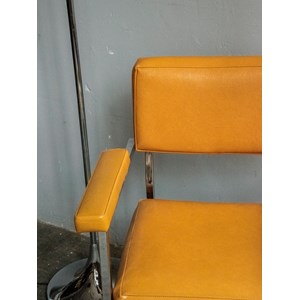 Fauteuil orange en simili n°671