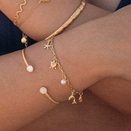 Bracelet plaqué or – charms et perle