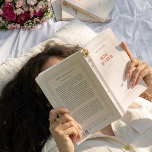 Marque-page doré – cœur et relief floral