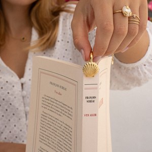 Marque-page doré – coquillage et or fin